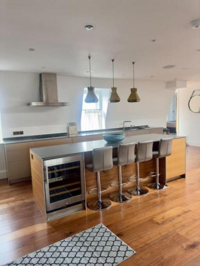Penthouse 3bed3bath strand